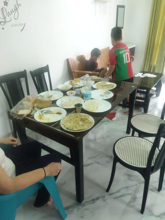 Jayuz & Foodies